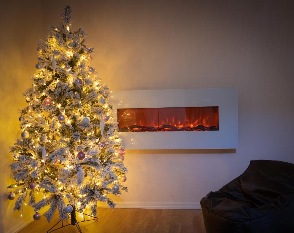 Design Apartment With Lake View, Sauna, Fireplace โรวานิเอมิ ภายนอก รูปภาพ